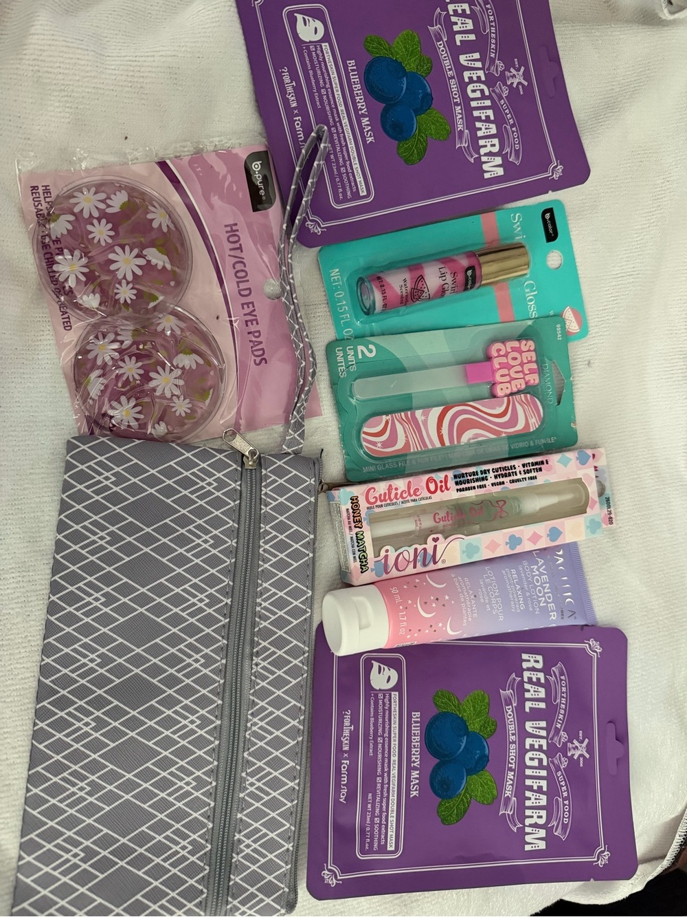 Bath & Body Gift Set  8 pieces! Makeup bag included - Picture 3 of 8